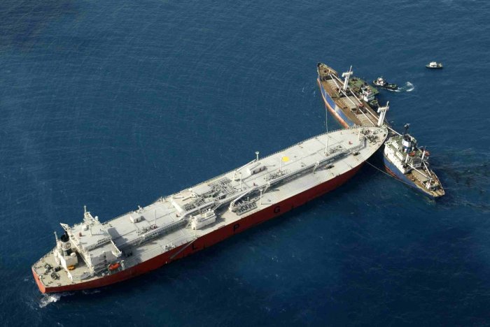 Ship sea accidents ships cargo disasters maritime crash boat passenger gcaptain collision ever collisions water road disaster marine rules wallpaper